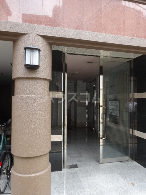 15/23 エントランス