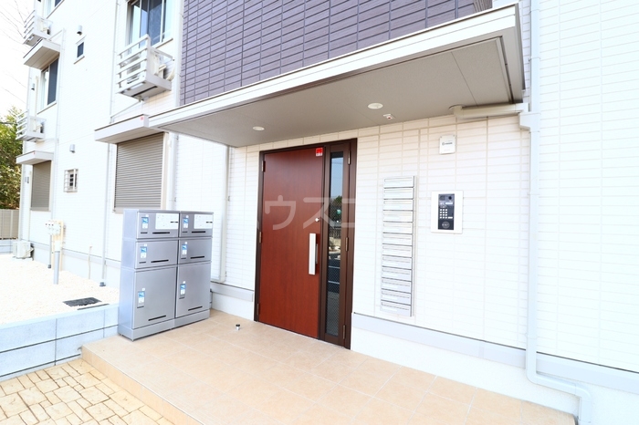 20/21 エントランス