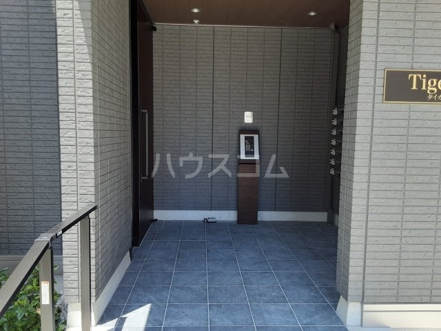 17/19 エントランス