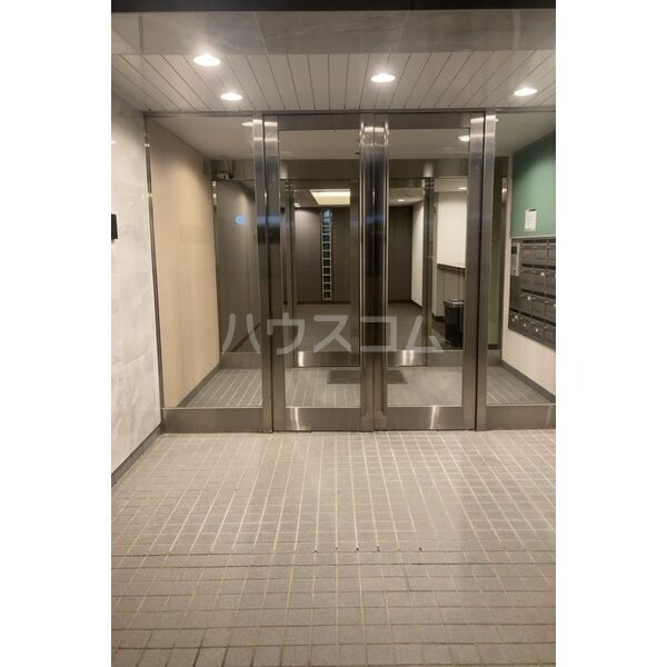 18/28 エントランス