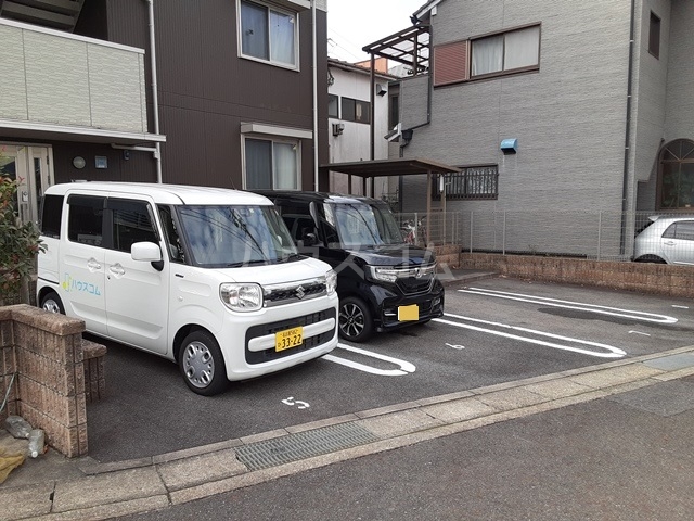 2/4 駐車場