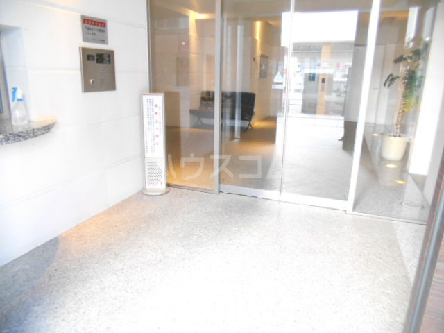 21/28 エントランス