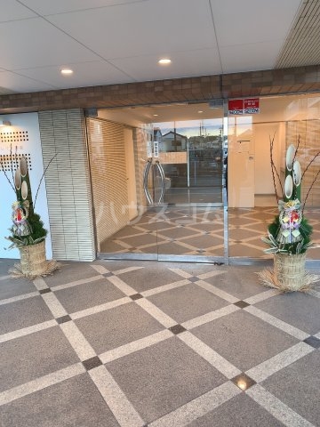 25/30 エントランス