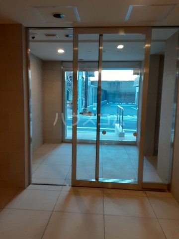 18/20 エントランス