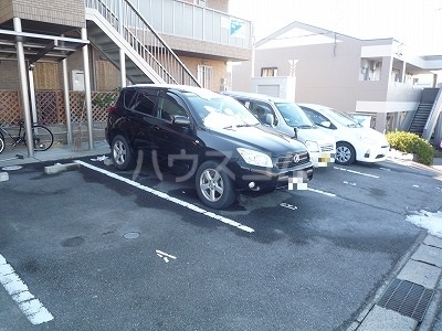22/30 駐車場