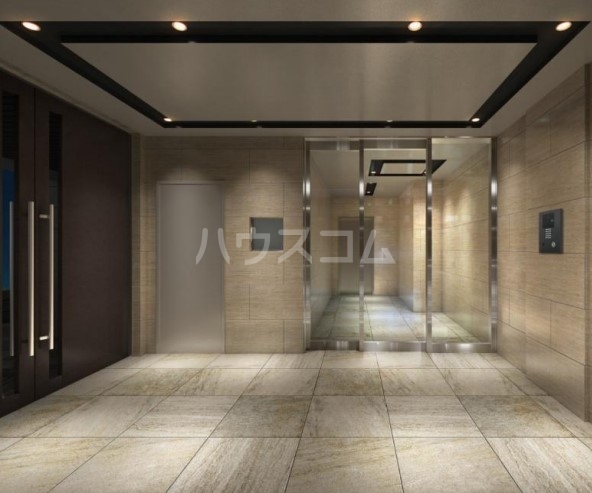 24/25 エントランス