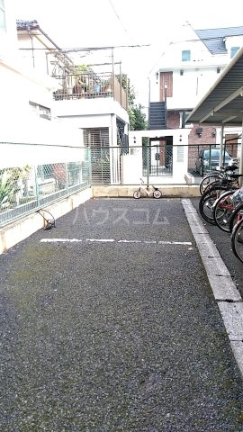 28/30 駐車場