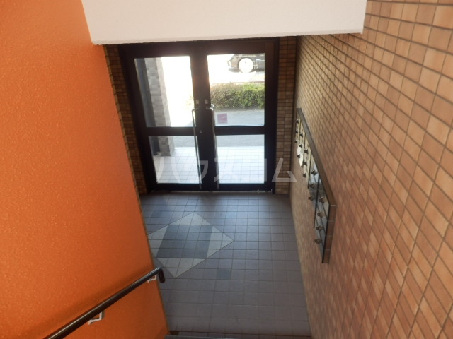 22/24 エントランス