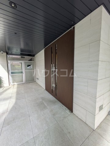 22/30 エントランス