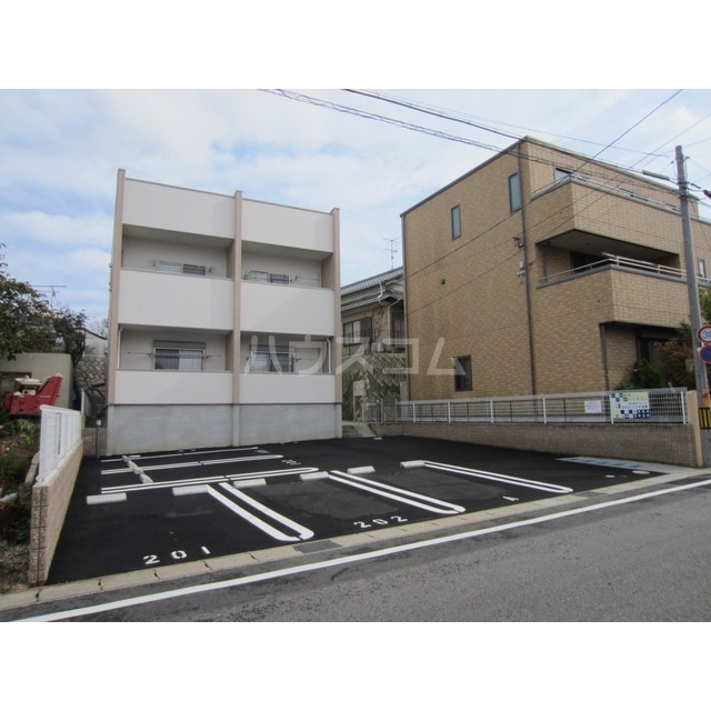 18/18 駐車場