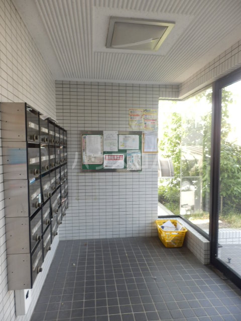 22/26 エントランス