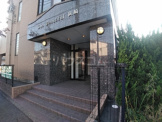 21/29 エントランス