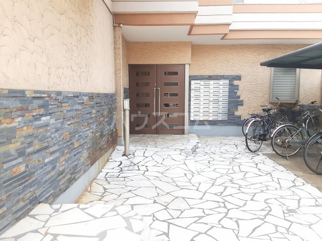 17/28 エントランス