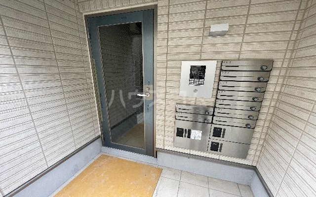 26/30 エントランス