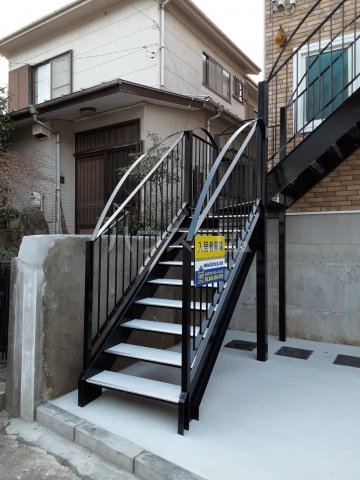 28/30 エントランス