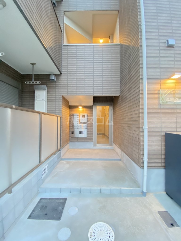 2/4 エントランス