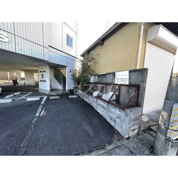 15/18 駐車場