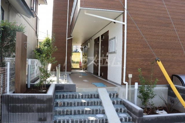 22/30 エントランス