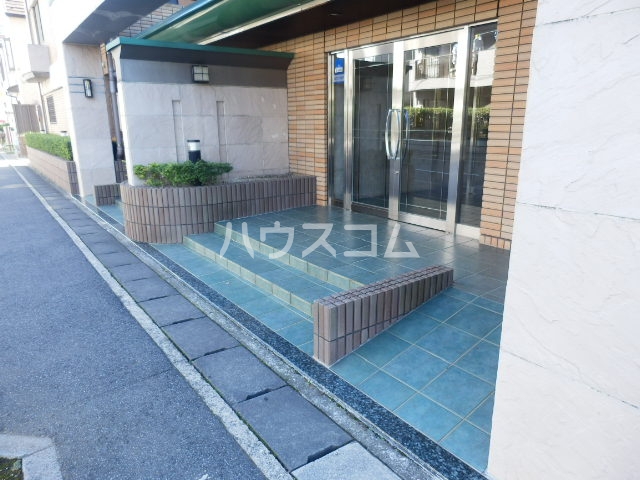 19/29 エントランス