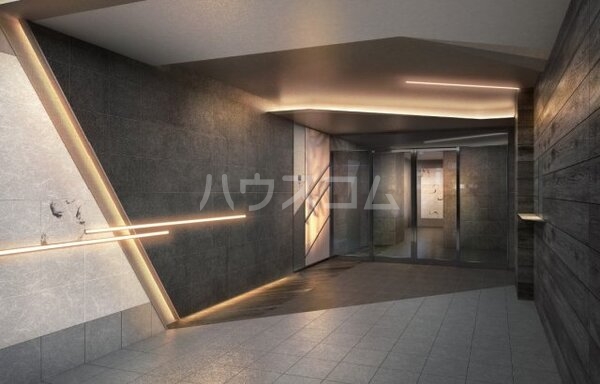 23/28 エントランス