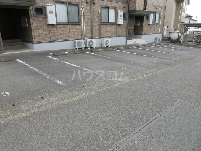 20/26 駐車場