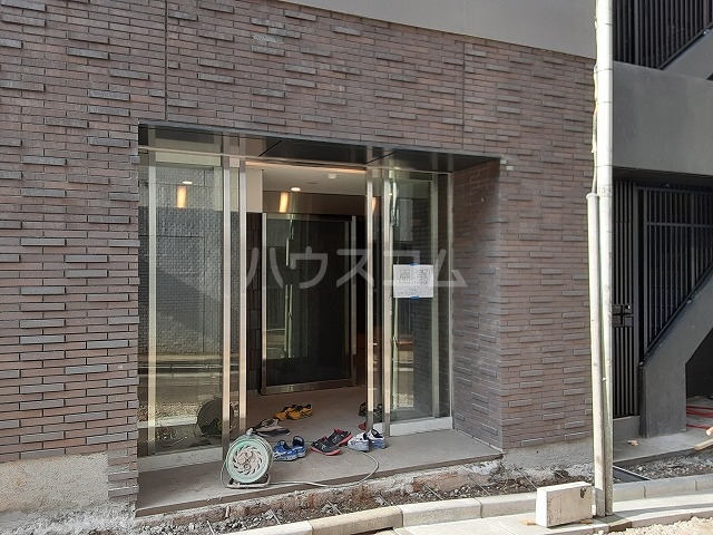 27/30 エントランス