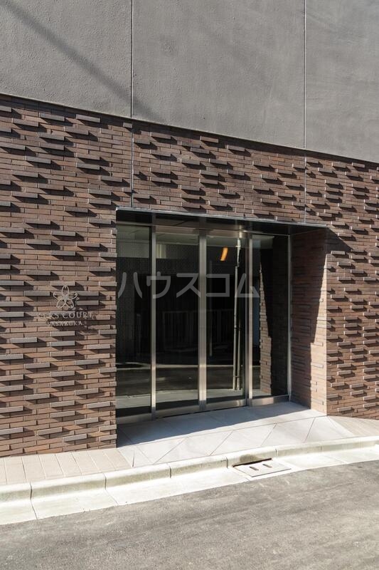 22/27 エントランス