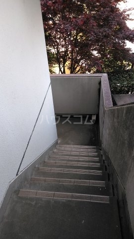 18/26 エントランス