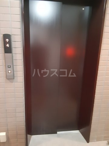 24/25 エントランス