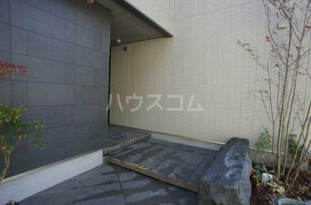 15/19 エントランス