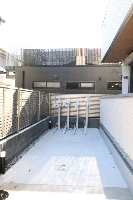 16/26 エントランス