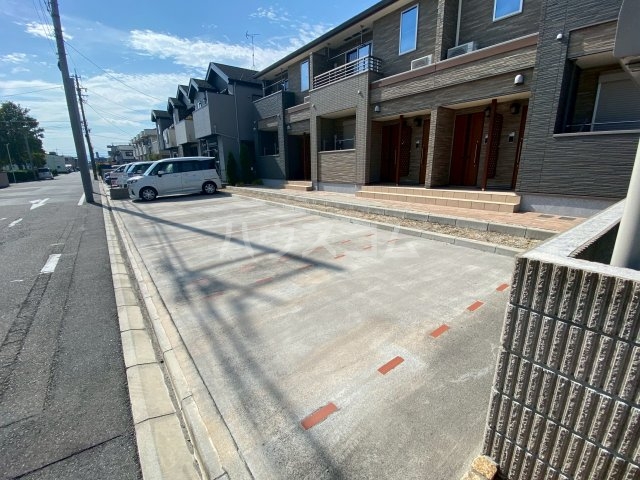 22/30 駐車場