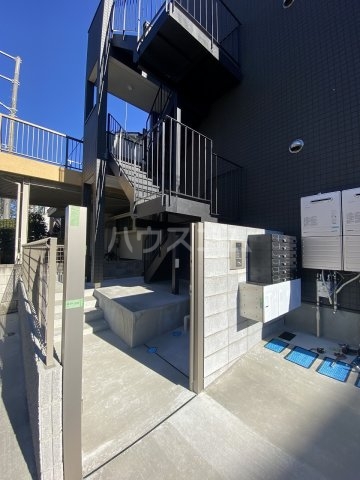 25/30 エントランス