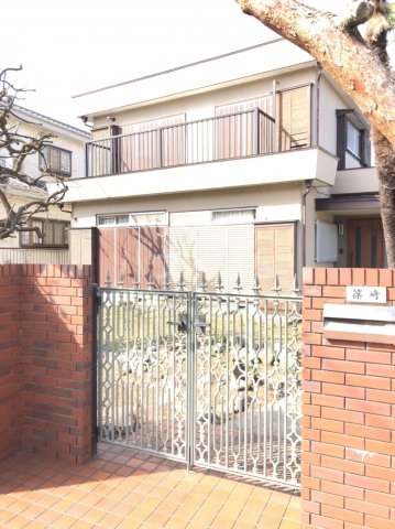 2/4 エントランス