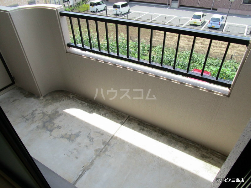 13/23 バルコニー