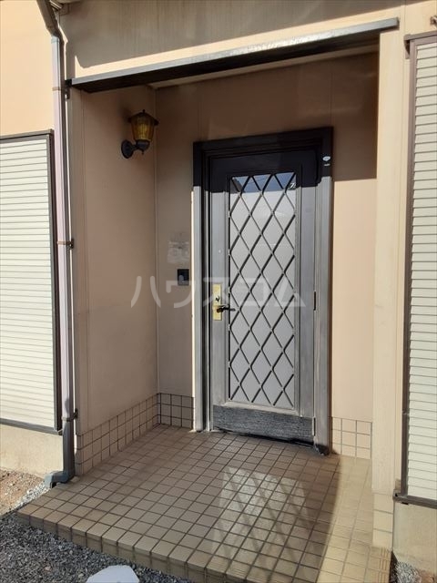 25/30 エントランス