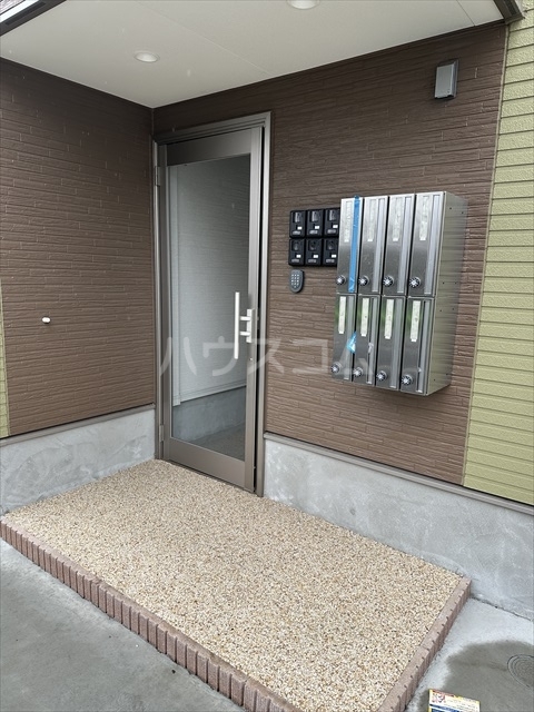 20/30 エントランス