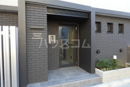 23/28 エントランス