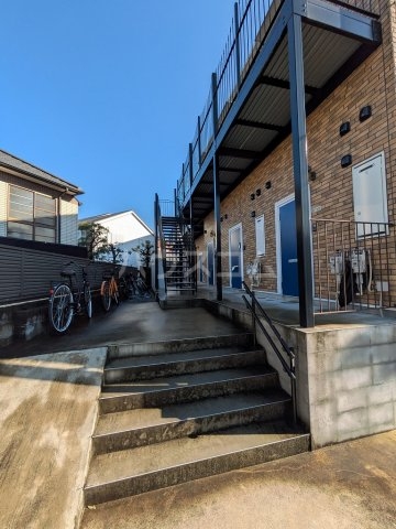 28/30 エントランス