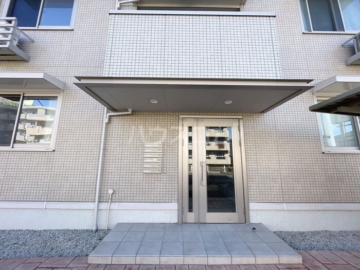 21/27 エントランス