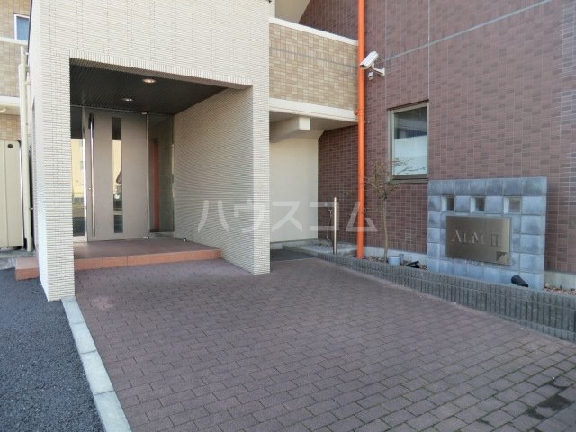 21/30 エントランス