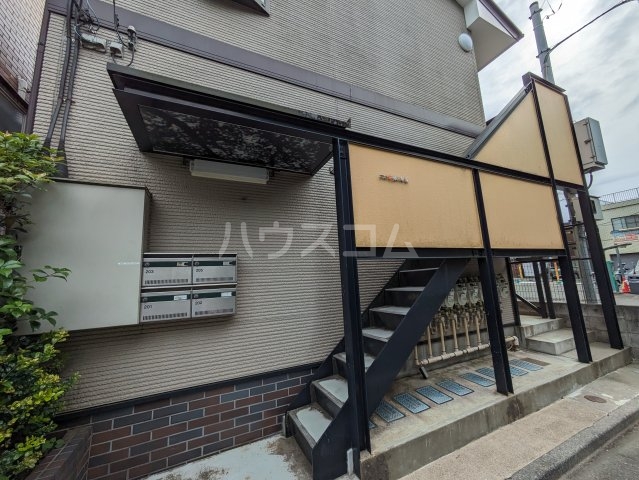 21/27 エントランス