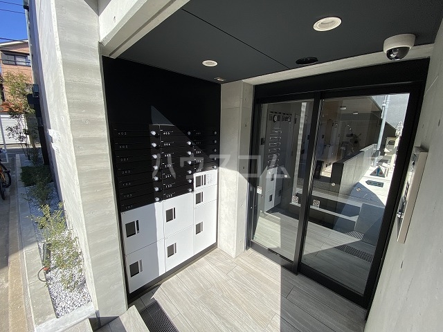 21/25 エントランス