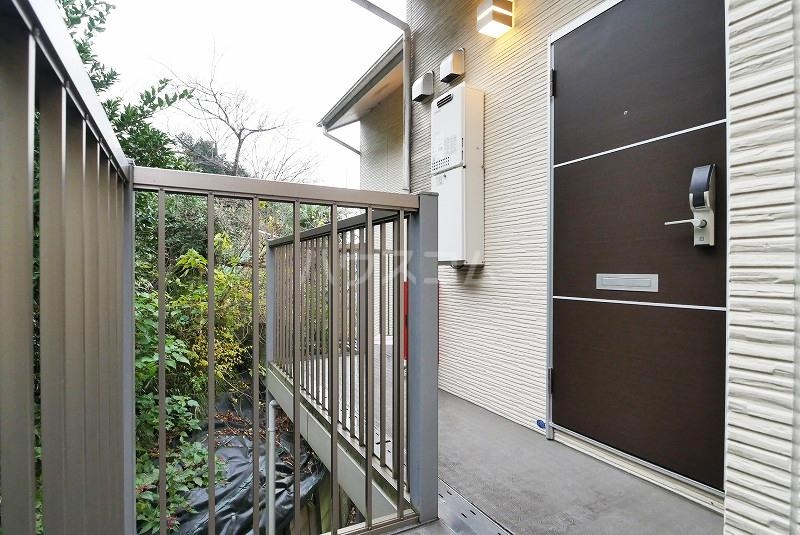 13/15 エントランス