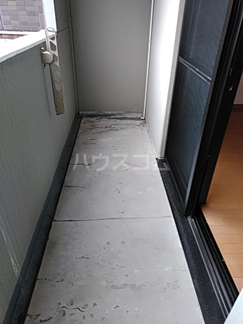 18/28 バルコニー