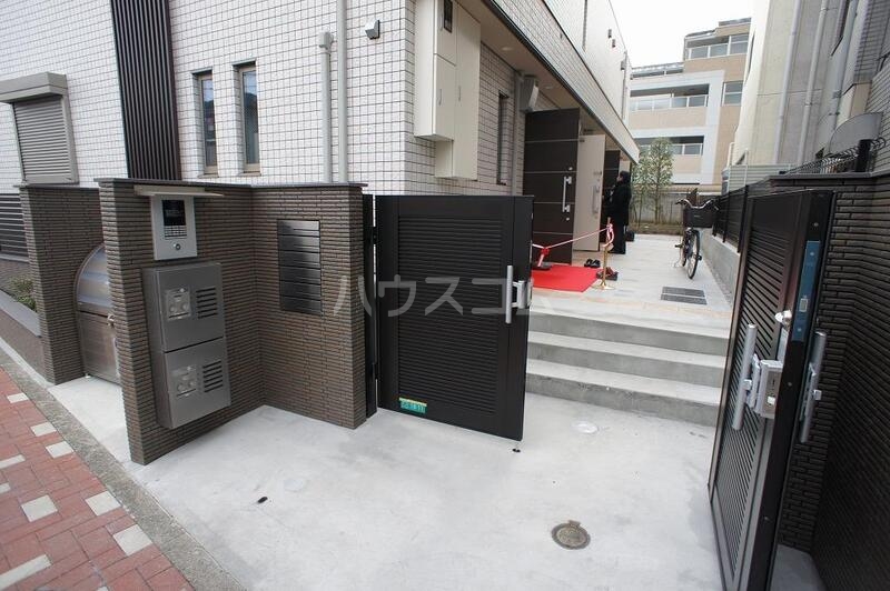 20/27 エントランス