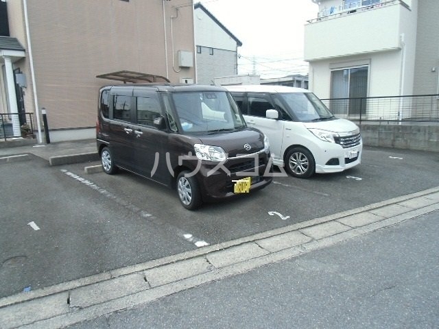 2/10 駐車場