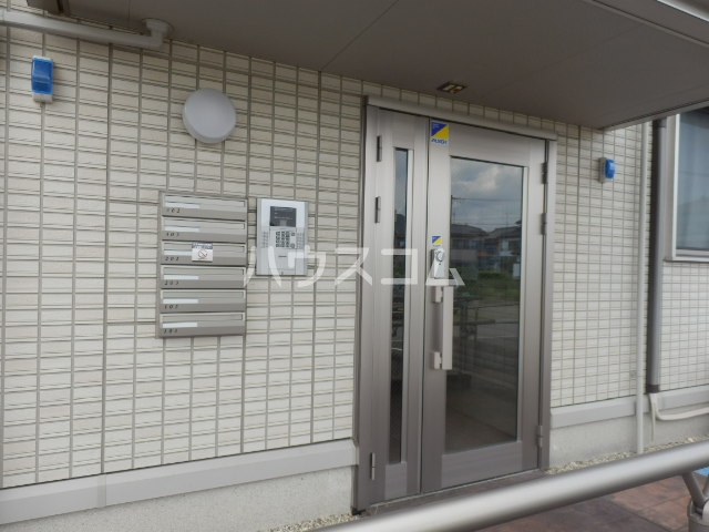 23/30 エントランス