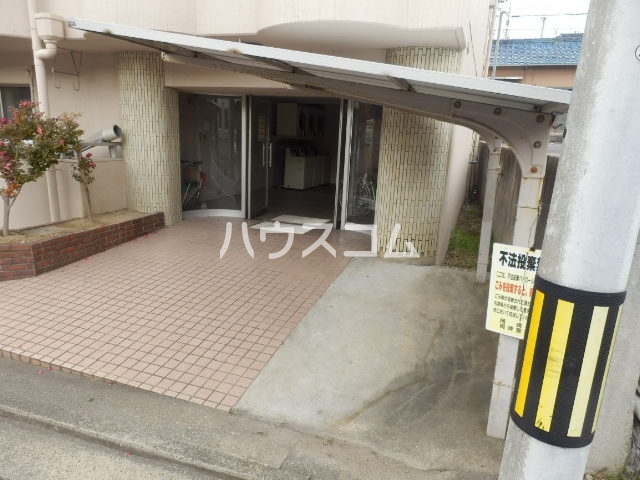 20/30 エントランス