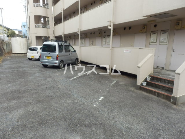 21/28 駐車場